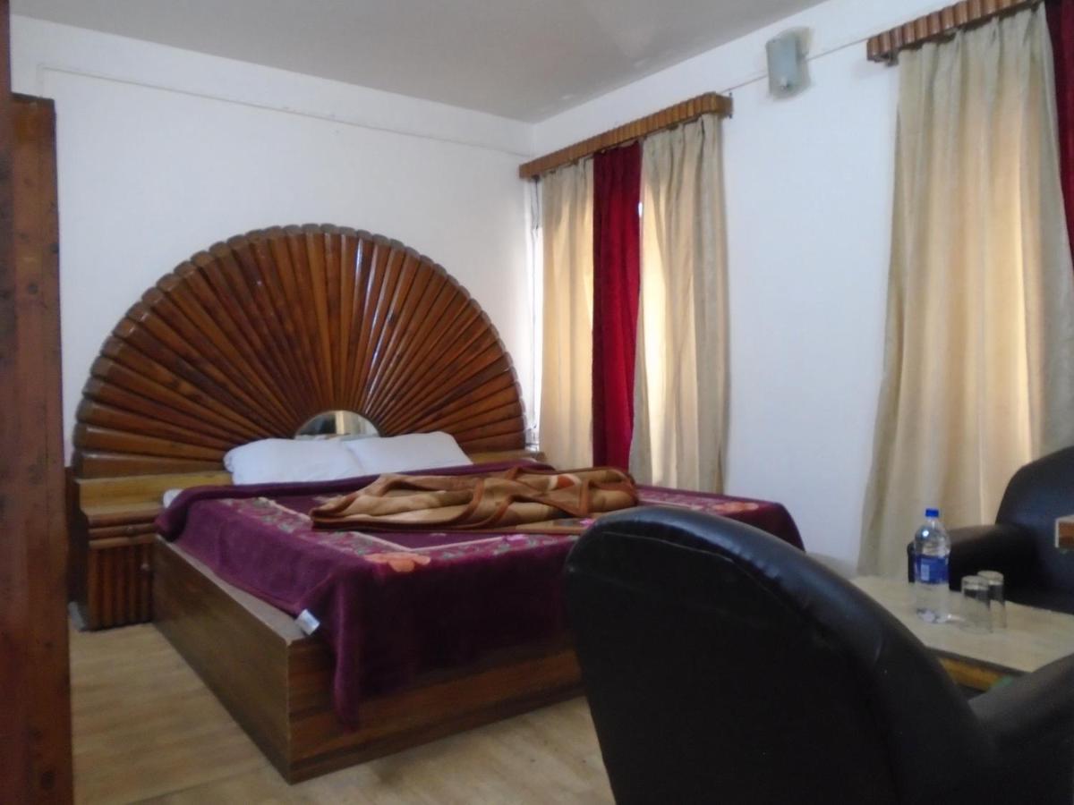 Hotel Magnolia Mallroad Manali Exterior foto
