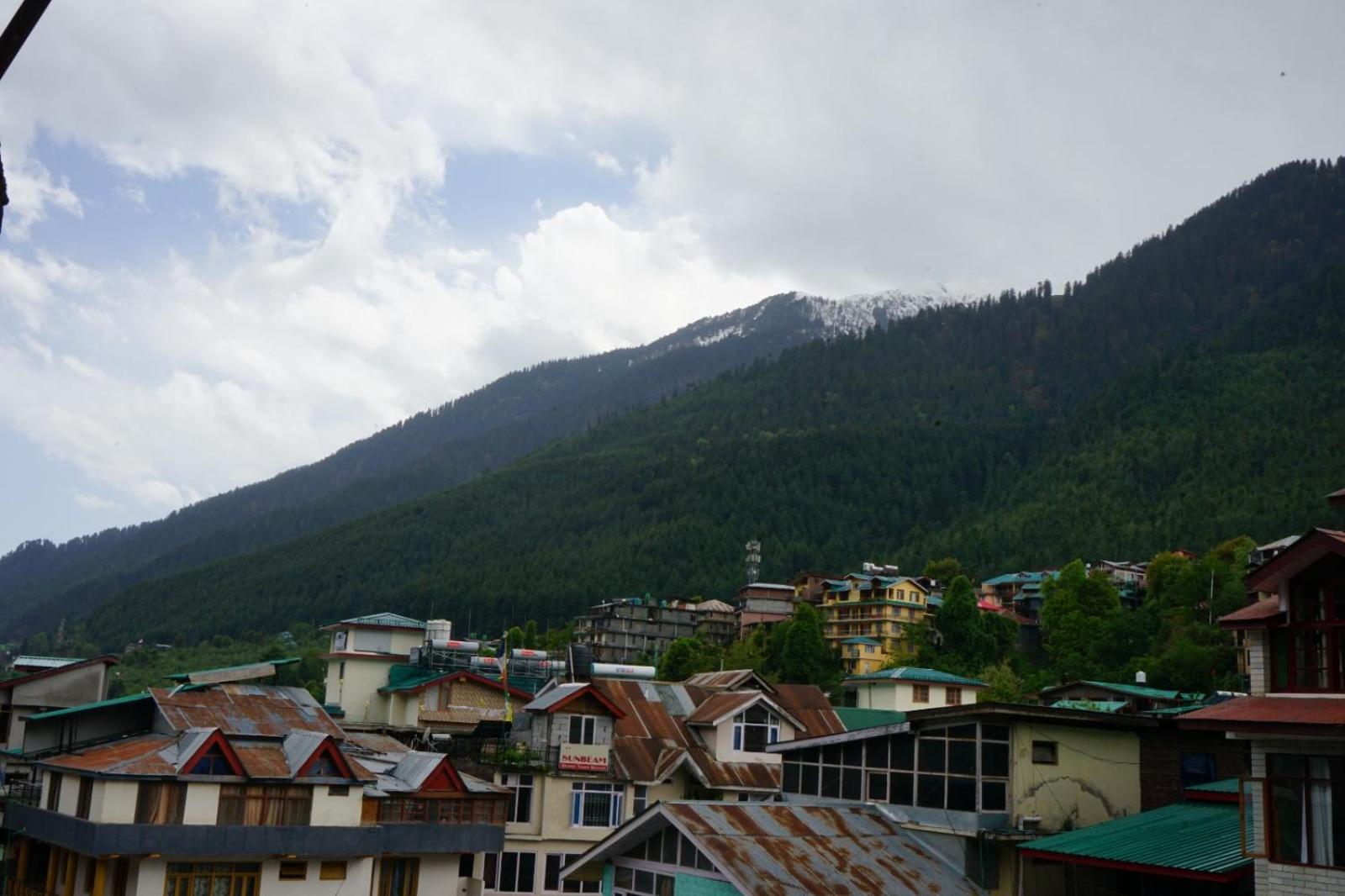 Hotel Magnolia Mallroad Manali Exterior foto